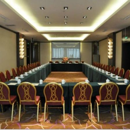 Inzone Garland Hotel Jinan Affari foto