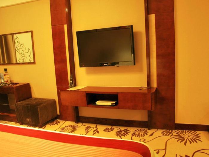 Inzone Garland Hotel Jinan Esterno foto