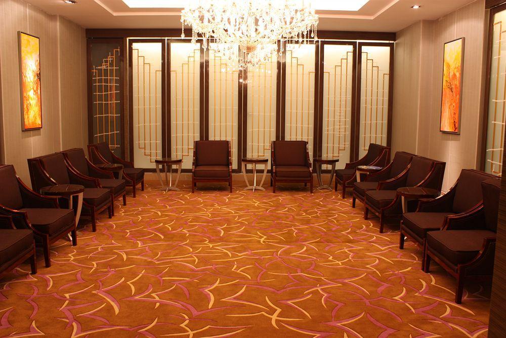 Inzone Garland Hotel Jinan Esterno foto